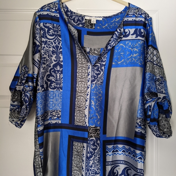 Miami (Francesca's) Blue Pattern 3/4 Sleeve Blouse - Picture 2 of 8